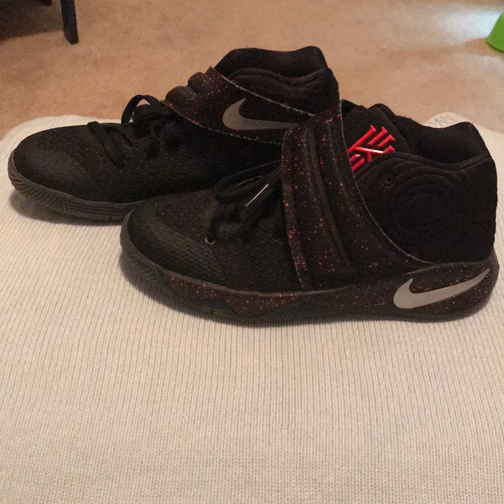 Boys Nike Kyrie 2 shoes
